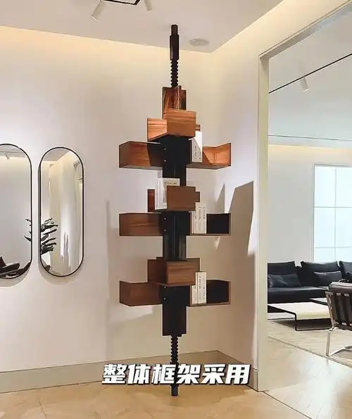 首先请人出了一张旋转书架的图纸,再量好自家需要的尺寸,切割书架隔板