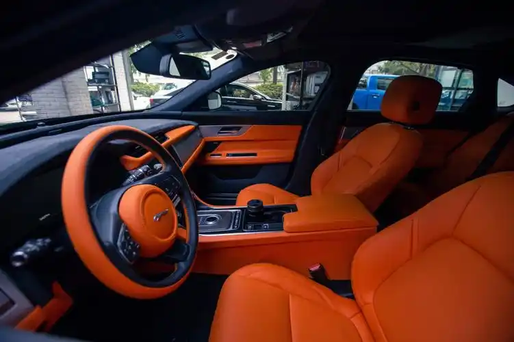 捷豹内饰璀璨绚丽爱马仕橙低调内敛高级灰