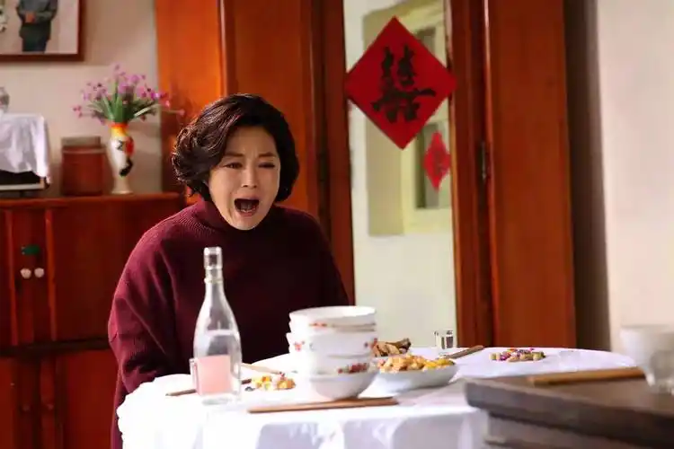 写亲情不受待见?《黄大妮》不分辩,甩来一张收视成绩图