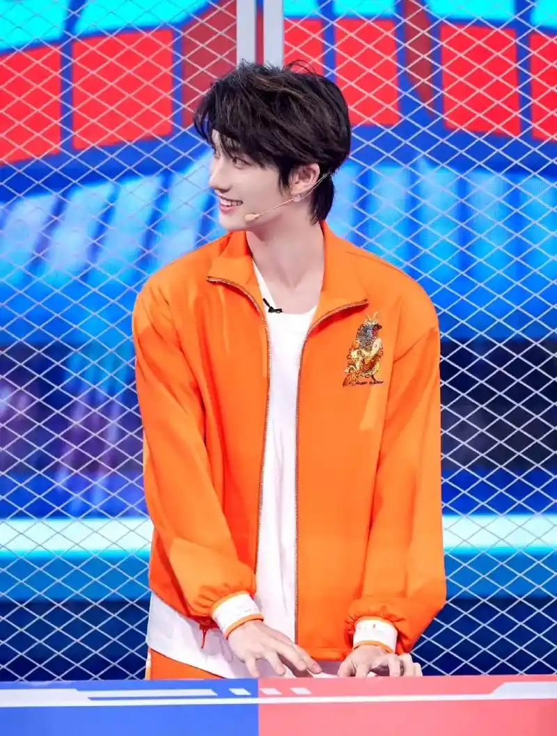 小丁老师的笑从始至终都好治愈.#丁程鑫 #追星 #治愈系笑容 - 抖音