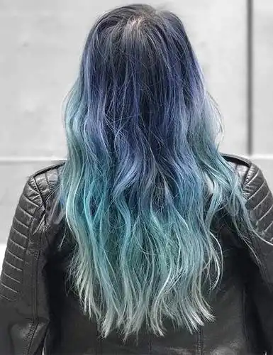 20款女生蓝色渐变发型