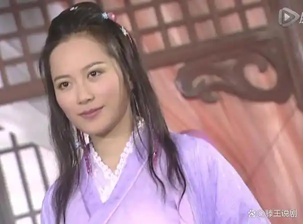 曾经的惊鸿仙子俞飞鸿已经52岁,在他的脸上,仿佛丝毫看不见岁月的痕迹