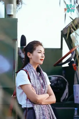 《亲爱的客栈》滚烫营业 刘涛变身"夸夸团长""百宝箱"_综艺新闻_大众