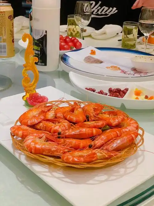 高端大气上档次 其次菜品,个人觉得不管是造型还是口感方面, 也都是