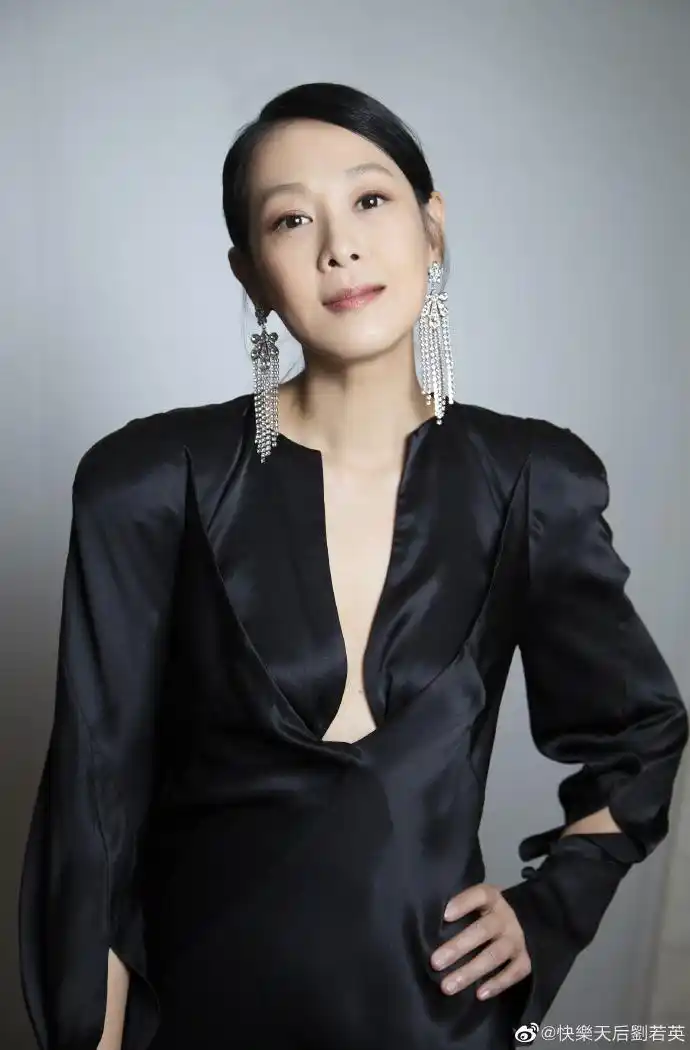 嗜好摄影##曾曾爱摄影# 等开学了,我要去剪短发(其实早有这样的想法