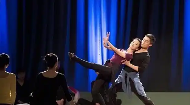 岁仍然单身|演员|徐佳|李小冉|赵本山|佟大为|李小璐|马伊琾_网易订阅