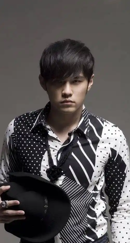 周杰伦谢顶之谜:遗传与过度消耗的双重打击_工作_问题_身体