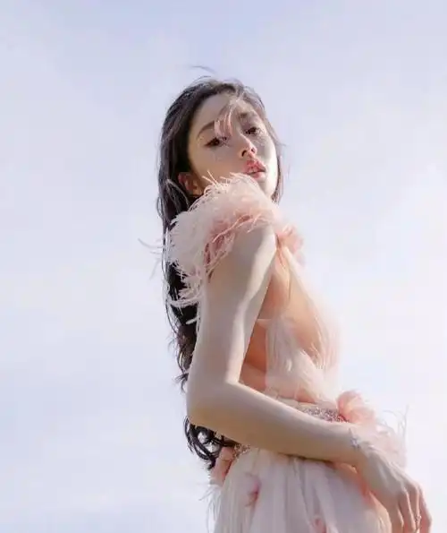 姜贞羽美艳动人高清美图,优雅灵动!__财经头条