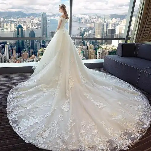 豪华拖尾婚纱礼服