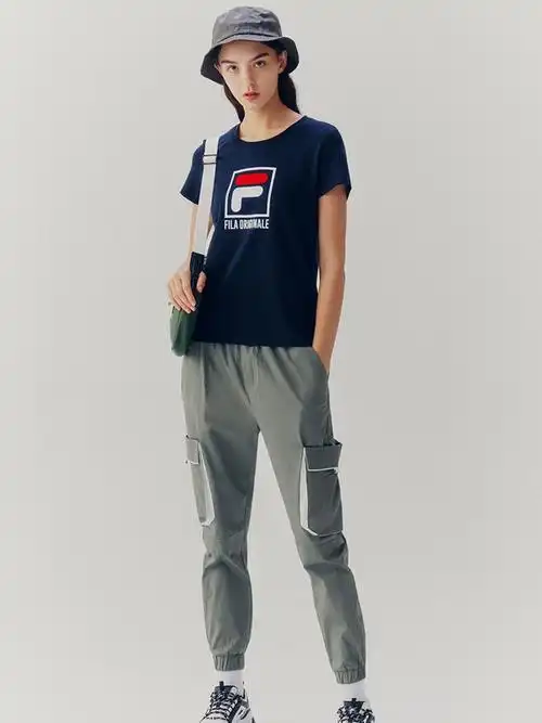 斐乐运动装适合季节:2021春夏装产品分类:运动装上传编号:738828主要