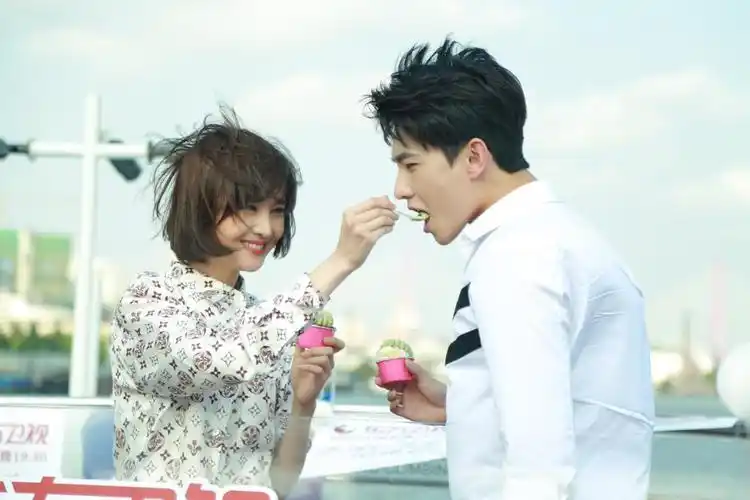 杨洋正面回应和郑爽的感情 原来两个人早就进行到了这一步