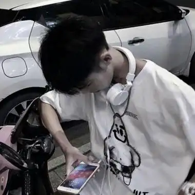 冷酷帅气的清冷风男生真人头像