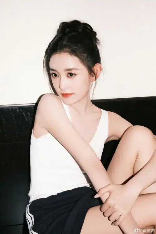 蒋依依毕业写真好绝##8岁摄影师给蒋依依拍照