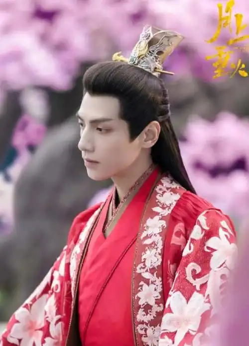 杨洋:我穿红衣最帅,罗云熙:我穿红衣最美,王一博:我像个憨憨