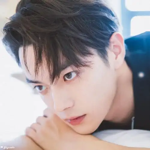 许凯这张帅裂苍穹的脸啊