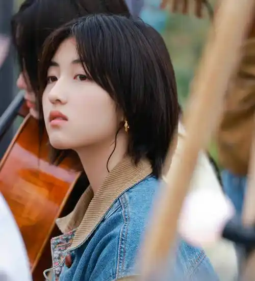 这5位00后女明星,形象都是乖乖女,谁才是真正的"国民闺女"_庚希_张