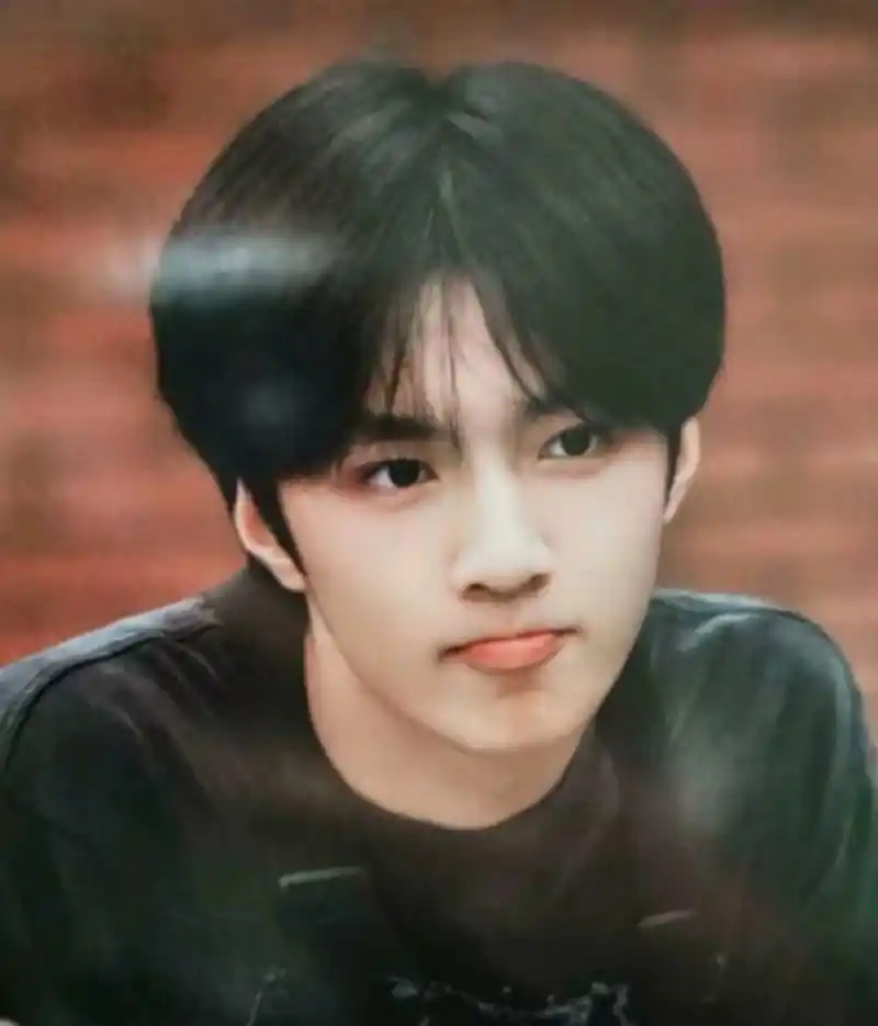 刘耀文神图(可作壁纸)  真的帅惨了!爱死了啊!这颜值9999