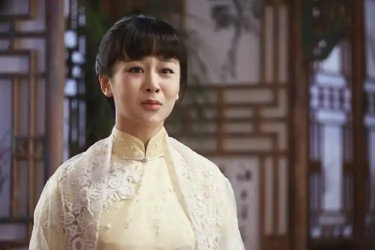 杨紫95 家有儿女中那个活泼机灵的小雪大家都很熟悉_圈子-新氧美容