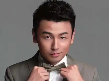 演技扎实,阳光幽默的#雷佳音 ,23-38岁颜值与演技变化!