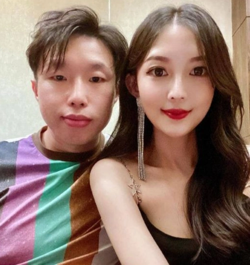 和妻子的结合,也被称赞是美女和野兽确实很气人杨九郎在德云社也很有