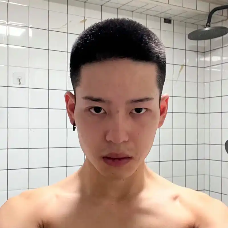 寸头 #硬照 #说剃就剃 #彭于晏 - 抖音