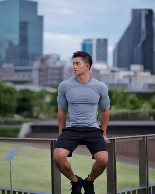 豫章王周一围惊现好身材