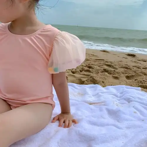 韩国新款儿童泳衣女童连体泡泡袖洋气可爱显白女宝宝温泉度假泳装