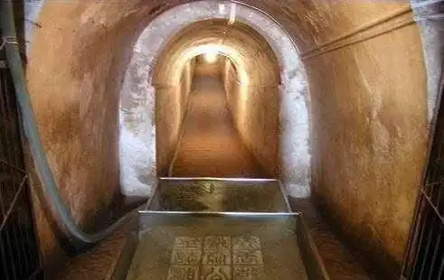 武则天的墓里的确有宝贝,但不能挖