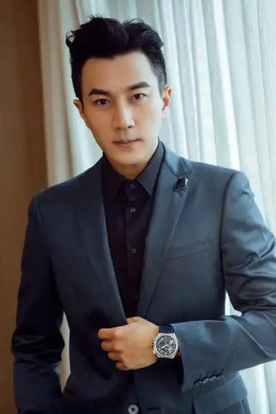 刘恺威参加《披荆斩棘》路透状态极好,白色穿搭阳光帅气,期待舞台表现