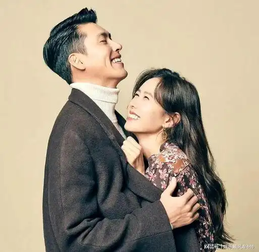 玄彬孙艺珍牵手看球果然生孩子伤身体看男神玄彬一脸疲惫