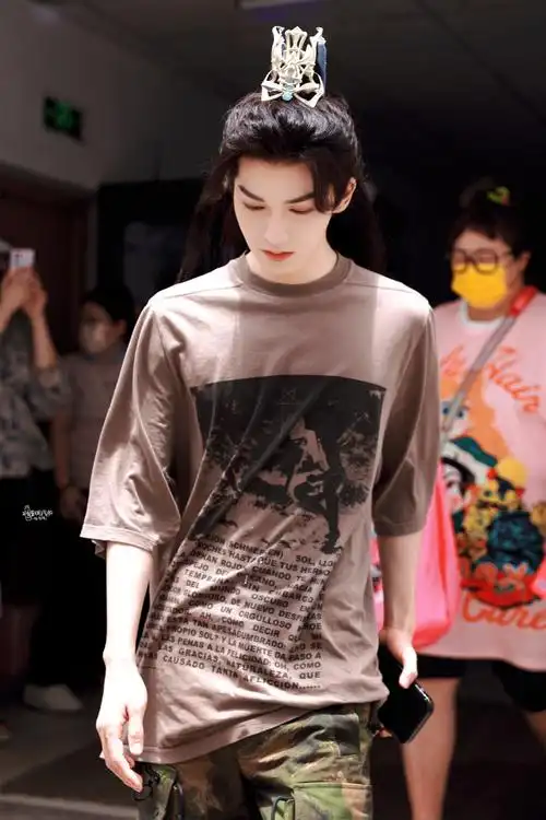 醉春风#朱正廷《少年白马醉春风》今日出妆,飘逸的长发,柳月公子好仙!