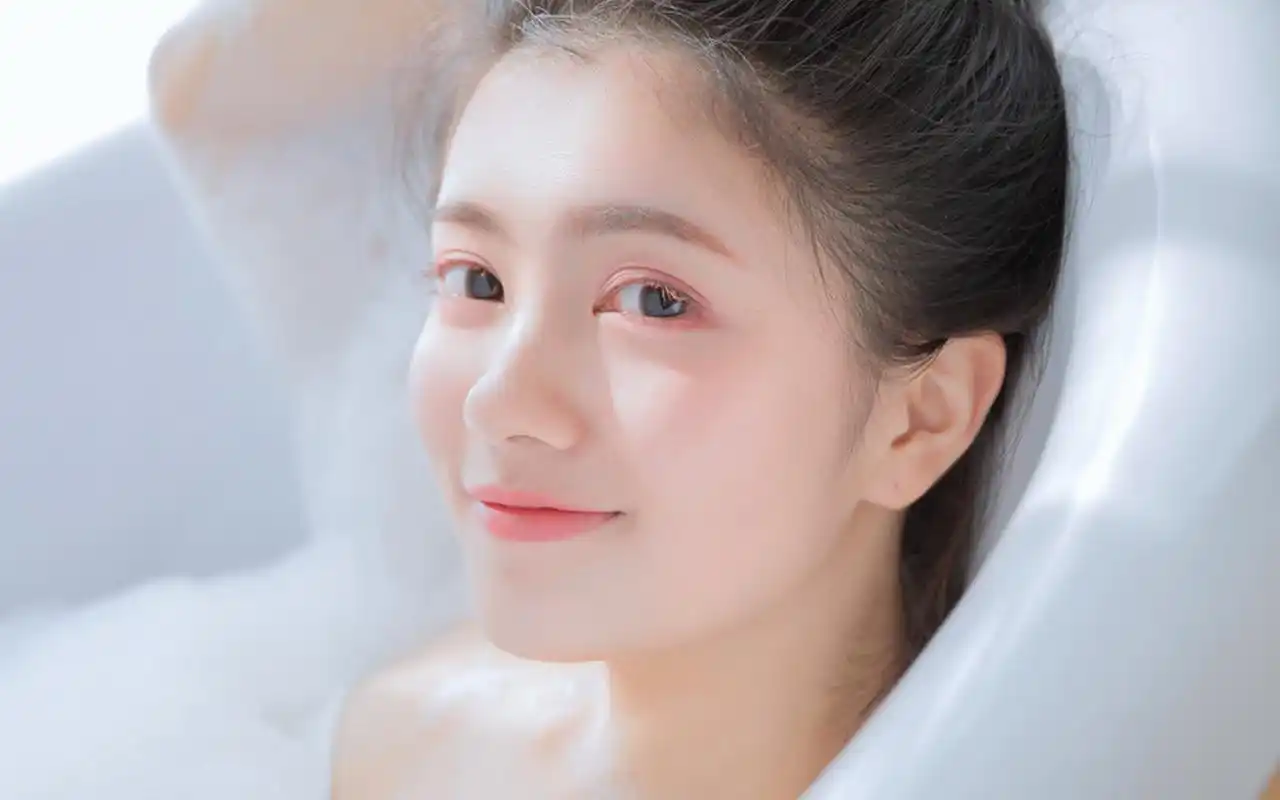 可爱妹妹浴缸性感私密写真