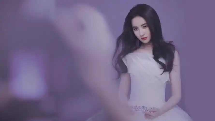刘亦菲 唯美 白色裙子 4k 桌面_4k美女图片高清壁纸_墨鱼部落格