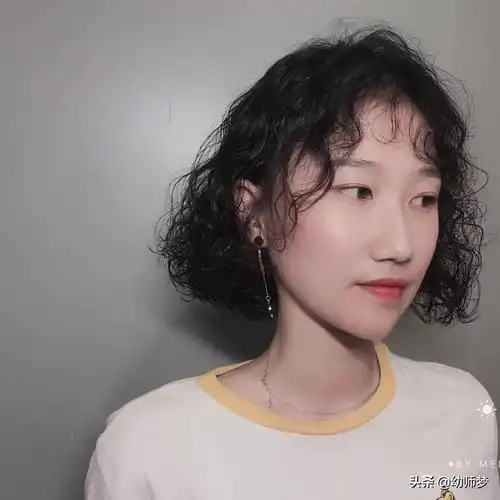 可卖萌可性感可神秘,修饰大脸增加发量,烫短发羊毛卷,走在大街上回头