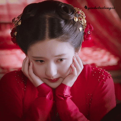 赵露思/天雷一部之春花秋月/春花.这调色整的水灵水灵的.