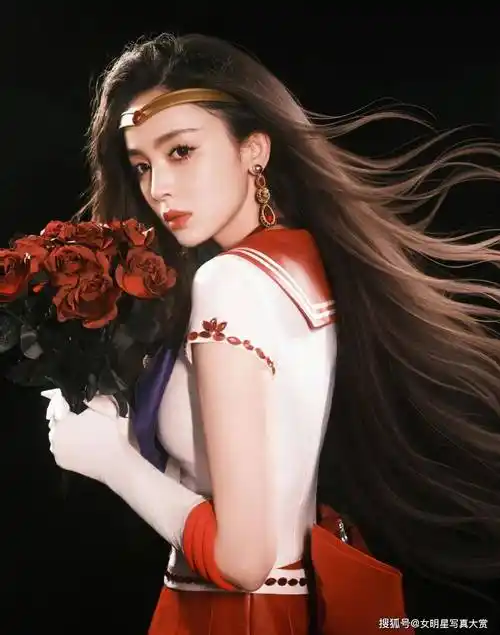 【古力娜扎写真美图】红白蓝裙装,清新活力,化身美少女战士_漫画_造型