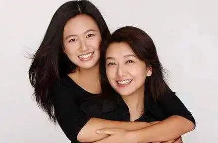 靳东:与离过婚的江珊在一起5年,为何又转身娶了二婚的李佳?