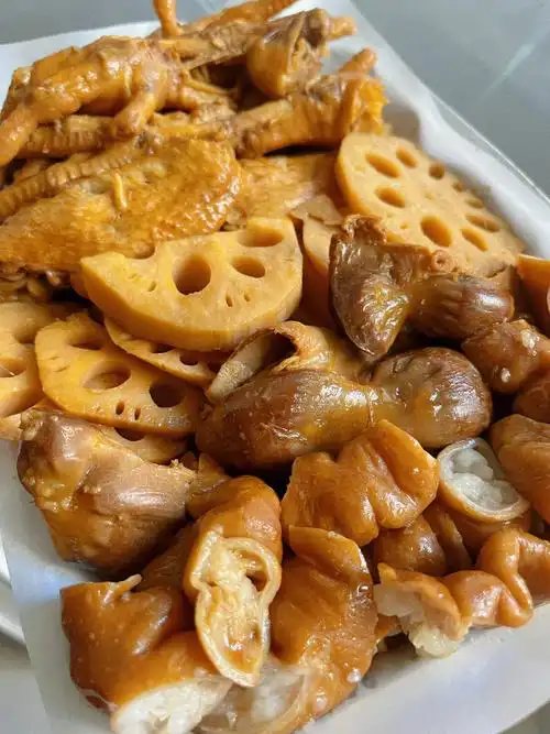 卤点鸡脚脚来煲电视剧