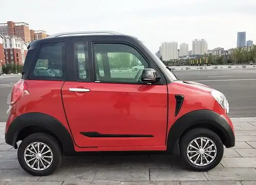 阳光新款兰都四轮电动轿车图片2