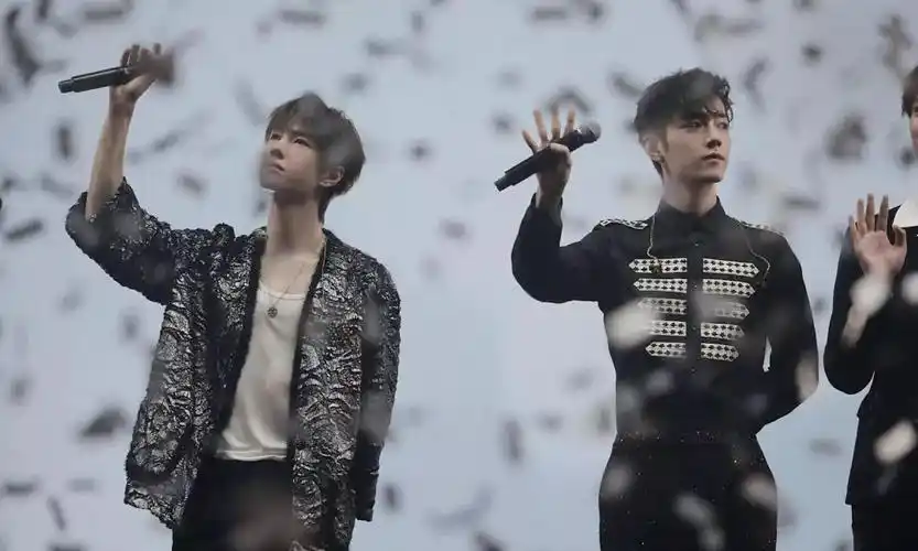 王一博肖战高清壁纸_高清图集_新浪网