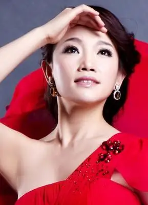 李雪照片资料李雪的个人资料及图片非常完美李雪照片