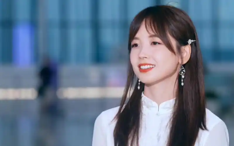 【王冰冰】央视里面的一朵冰绒花