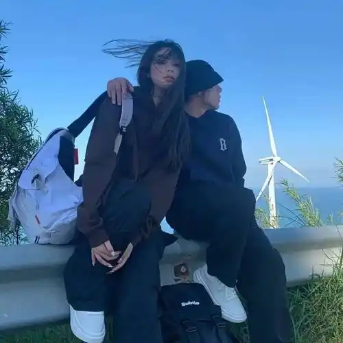 热门氛围感潮酷情侣头像_孔中_甜甜圈_图片