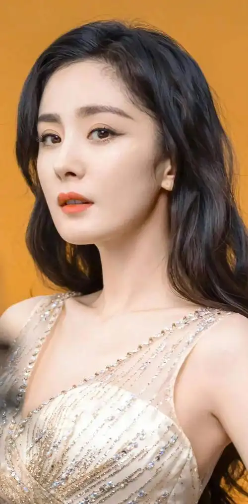 抖音最火手机壁纸丨为爱所困不是奥特曼的风格