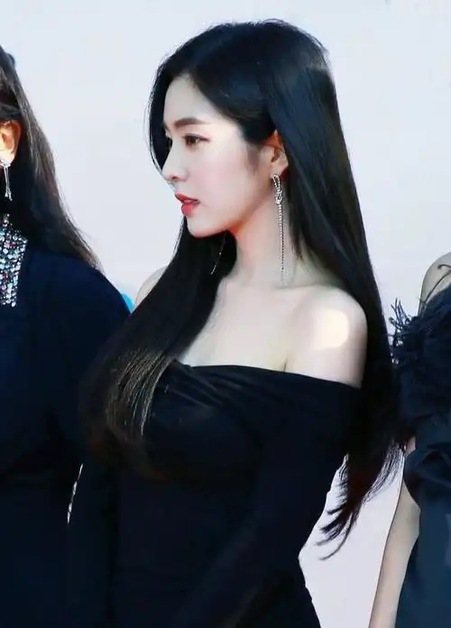 南韩整容模板一位,redvelvet28岁裴珠泫怎么从157挫妹变女神的?