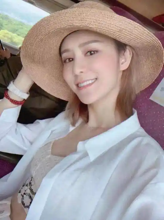 林峯老婆被批打扮老土,与网友隔空还击火药味十足_张馨月