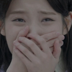 捂嘴哭gif动图_动态图_表情包下载_soogif