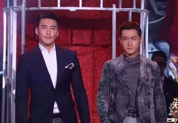 在豆瓣找到一张胡兵吴亦凡的同框合影 优秀!