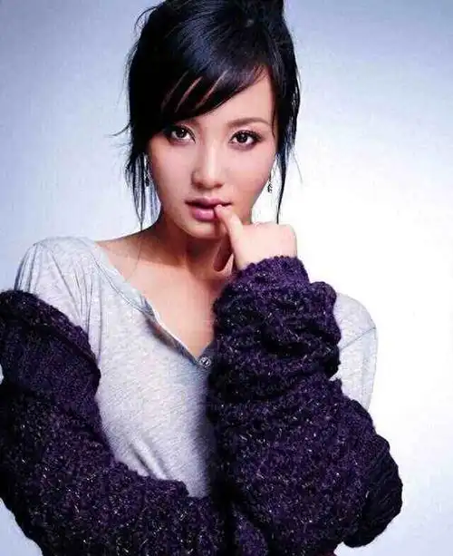 陶虹因病去世后乐嘉和九岁女儿搬至美国如今生活美好如初