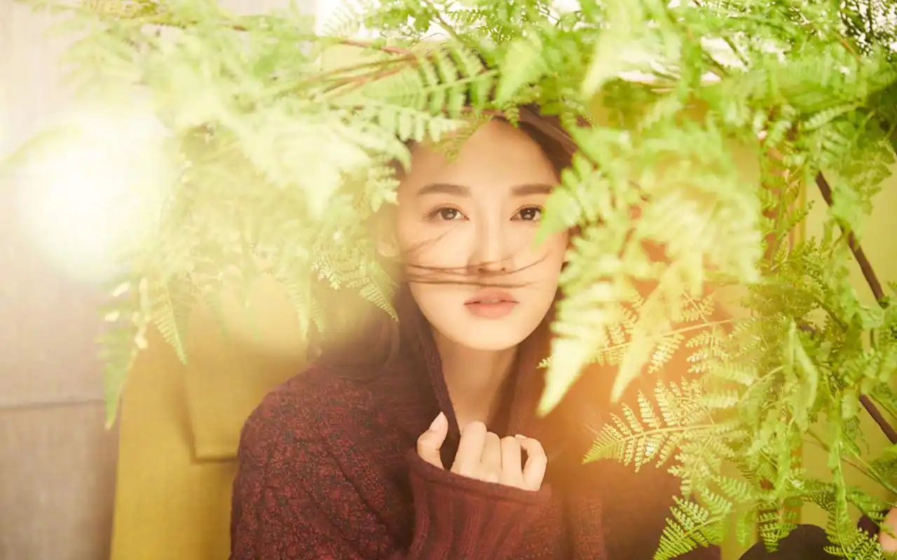 李沁优雅性感高清桌面壁纸 - tt98图片网